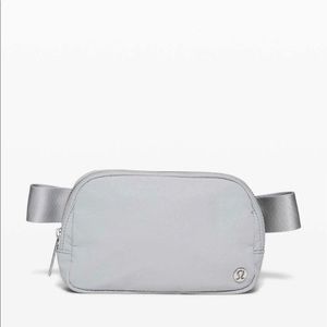 Lululemon Everywhere Belt Bag Silver Drop NWT